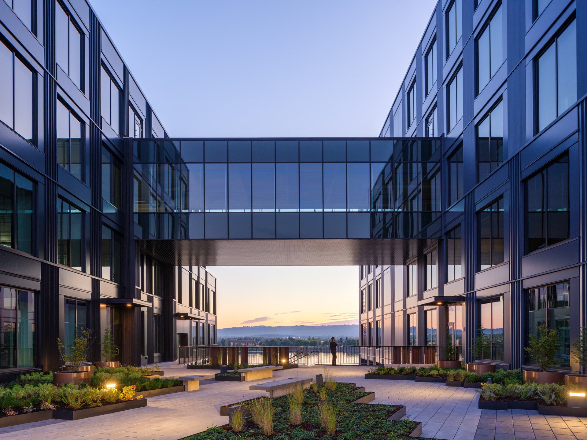 The elevated courtyard and skybridge, looking to the Columbia River. Photo: DLR Group